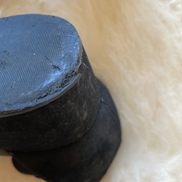 Naturalizer Sandal Block Heel. Black suede.Size 9m. - Picture 5 of 6